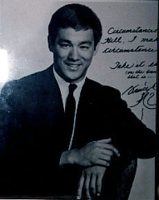 Bruce%20Lee%2004.jpg (22241 bytes)