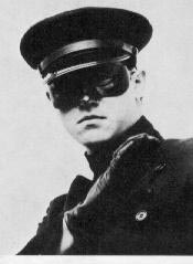 Bruce%20Lee%2009.jpg (13776 bytes)