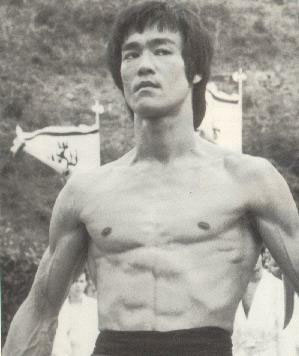 Bruce%20Lee%2025.jpg (26180 bytes)