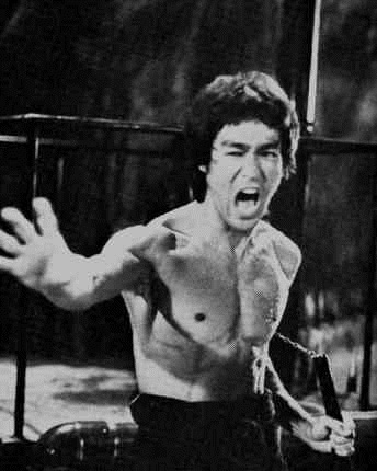 Bruce%20Lee%2027.jpg (56083 bytes)