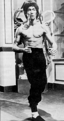 Bruce%20Lee%2029.jpg (24960 bytes)