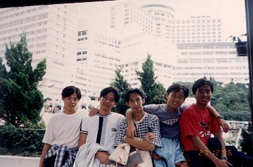 group02.jpg (22452 bytes)