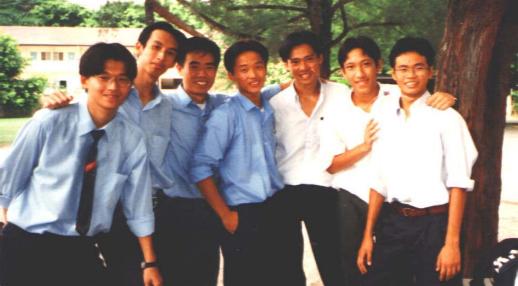 group11.jpg (25137 bytes)