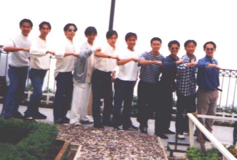 group12.jpg (24218 bytes)